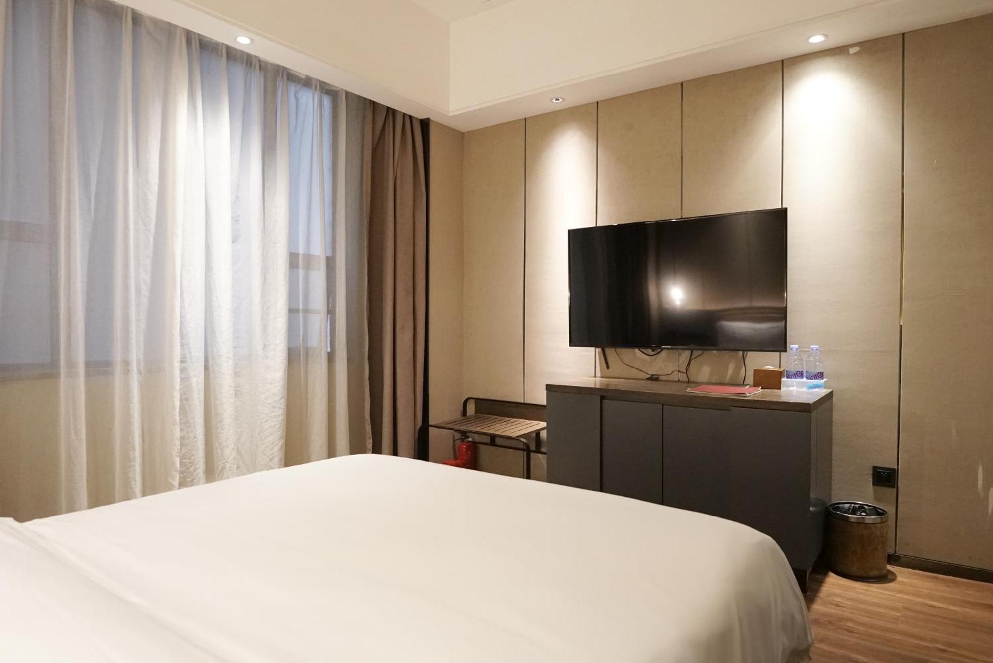 Paco Hotel Datang Metro Гуанчжоу Екстер'єр фото