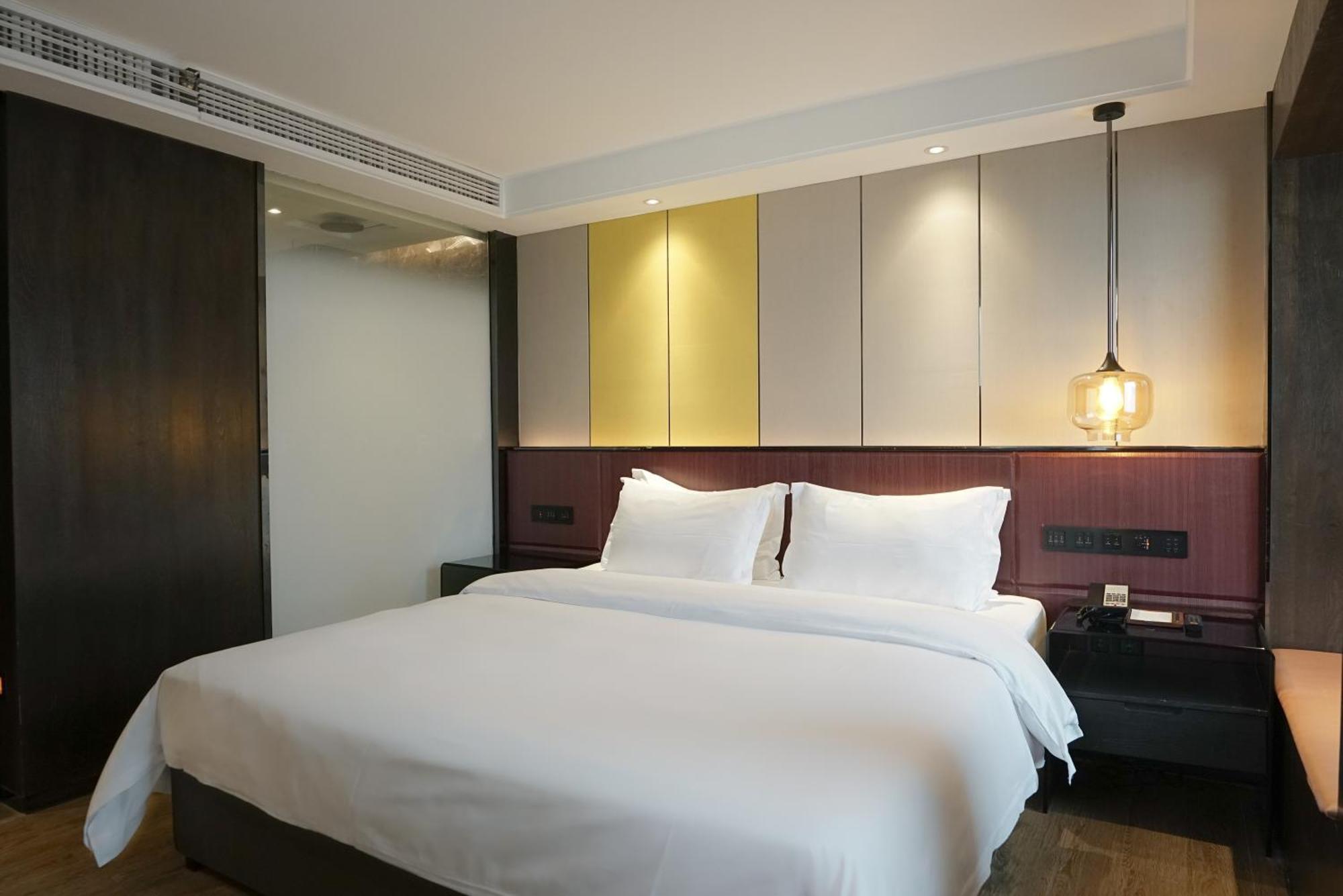 Paco Hotel Datang Metro Гуанчжоу Екстер'єр фото