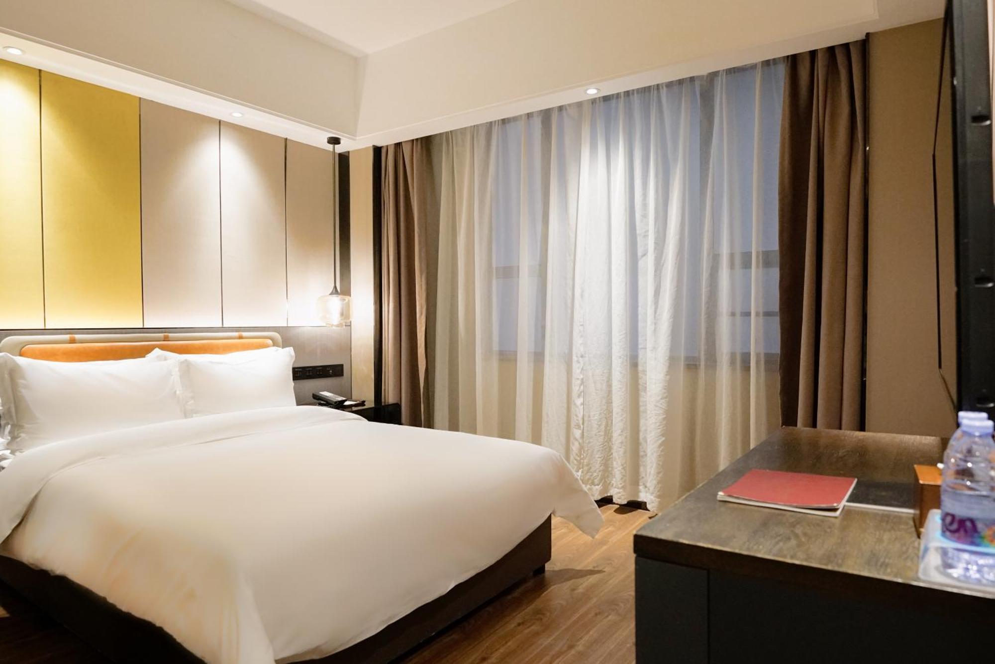 Paco Hotel Datang Metro Гуанчжоу Екстер'єр фото