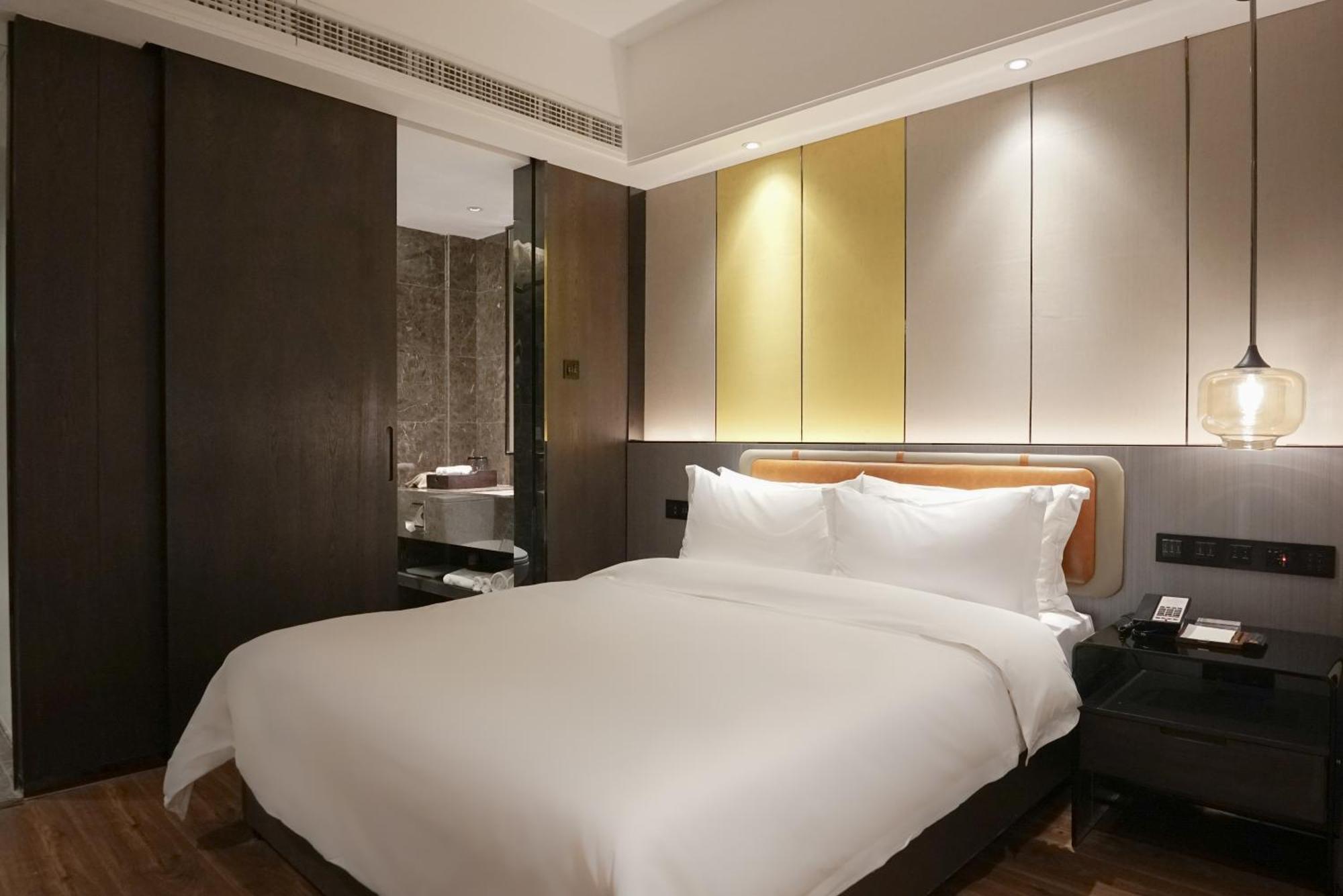 Paco Hotel Datang Metro Гуанчжоу Екстер'єр фото