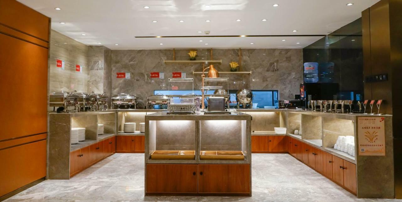 Paco Hotel Datang Metro Гуанчжоу Екстер'єр фото